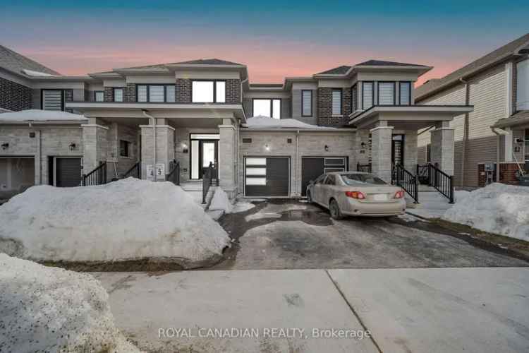 3-Bedroom Townhouse in Barrie's Mapleview Area