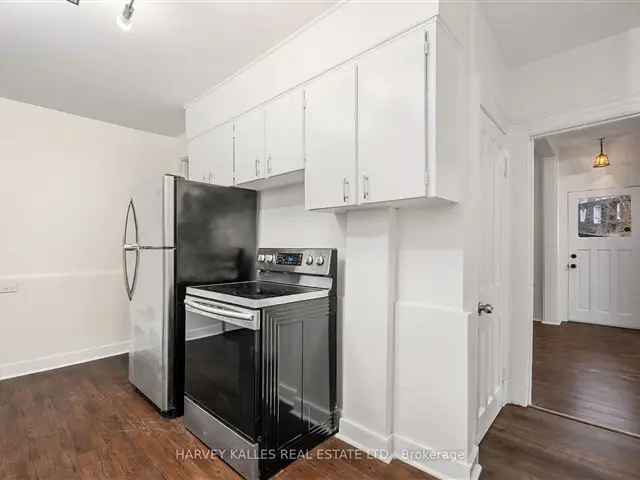 Summerhill Home Near Subway Spacious Updated Kitchen Family Friendly