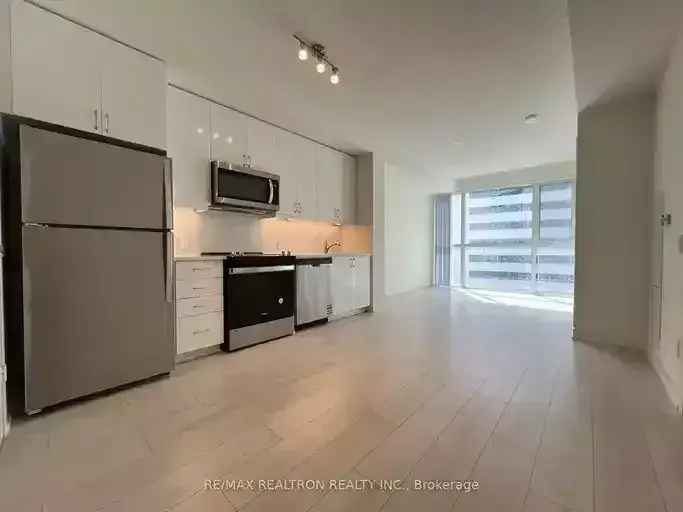 4955 Yonge Street Apartment in Toronto - Luxury Condo near Sheppard Subway