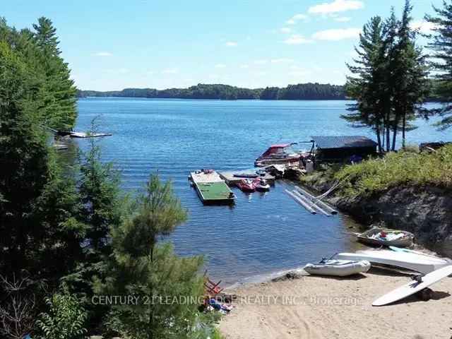 Cottage For Sale in Muskoka Lakes Township, Ontario