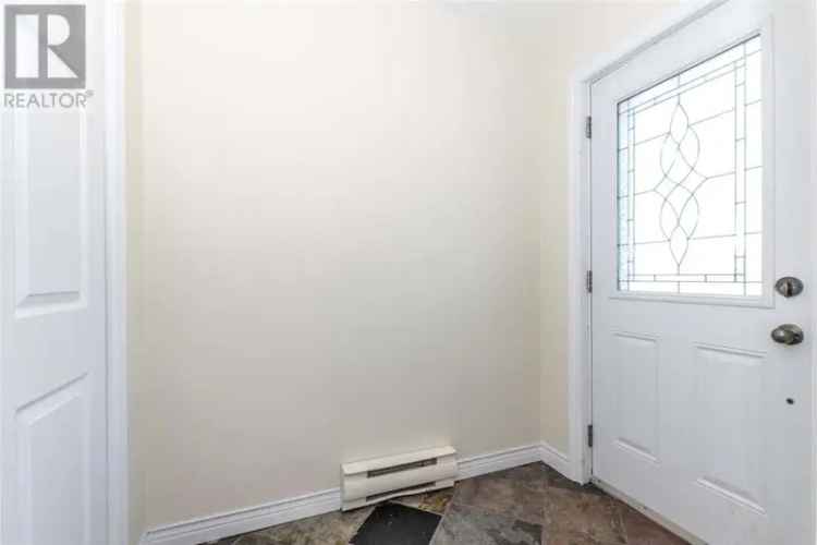 Bright Spacious Townhome 3 Beds 2 Baths Amazing Views