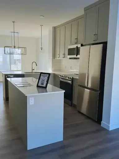 Rent Single Family Home in Edmonton with Gorgeous Features