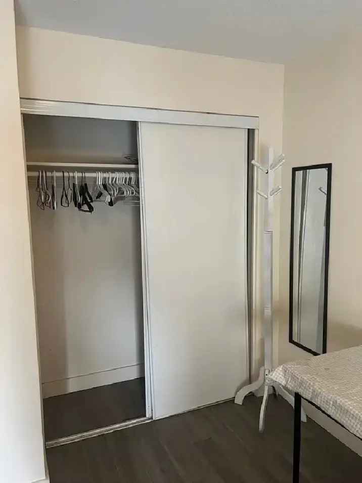 Fully Furnished Room for Rent in Ottawa- perfect for students