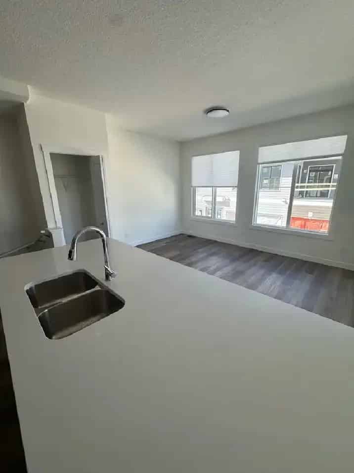 Modern 2-Bed 25-Bath End-Unit Townhouse in Seton Calgary
