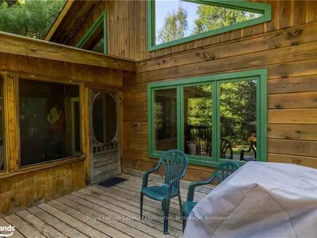 Secluded Irondale River Log Cottage - Off-Grid Hideaway