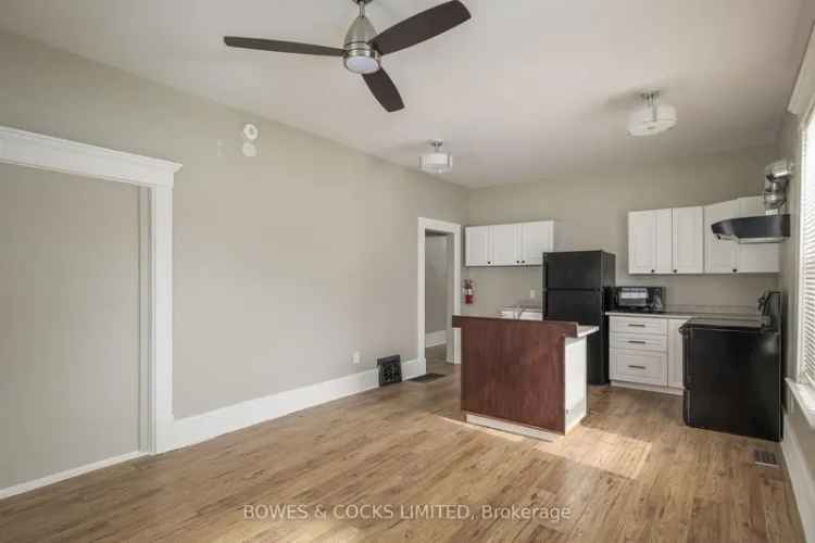 Legal Duplex Investment Opportunity Near Shops and Parks