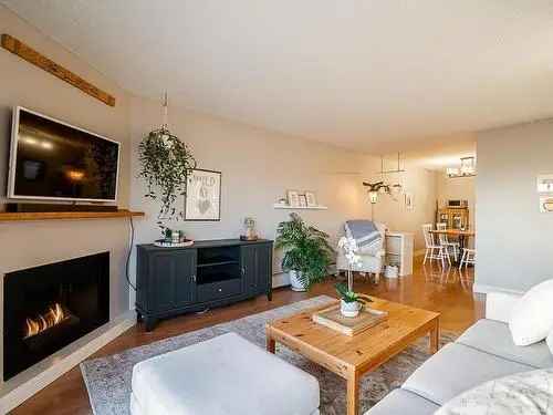 2 Bed 1.5 Bath Condo Lower Lonsdale City Views Pet Friendly