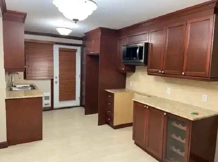 Luxury 3.5 Apartment in Saint-Leonard - Fully Renovated