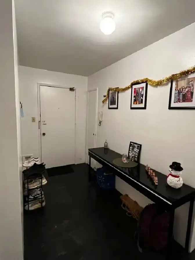 1 Bed 1 Bath Spacious Apartment (Marpole, Vancouver)