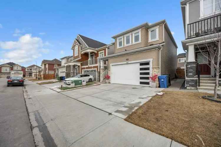 House For Sale in Calgary, Alberta