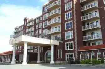 Rent 2 Bedroom Den Apartment in Clayton Park West with Great Amenities