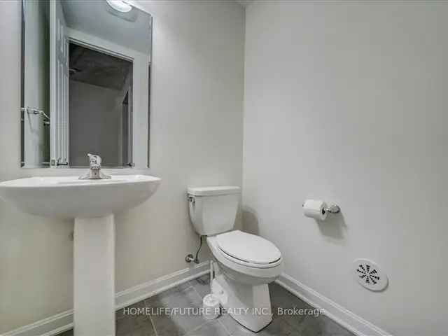 Townhouse For Sale in Toronto, Ontario