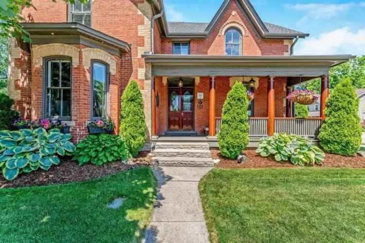 This Milton Victorian Dates Back to 1879, But Brings Modernity Home