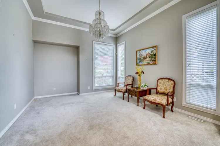 Luxury 4-Bedroom Home in Fleetwood Tynehead