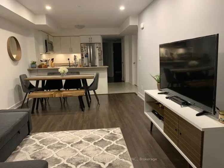 Contemporary buy townhouse in Markham with 2 bedrooms and 2 bathrooms