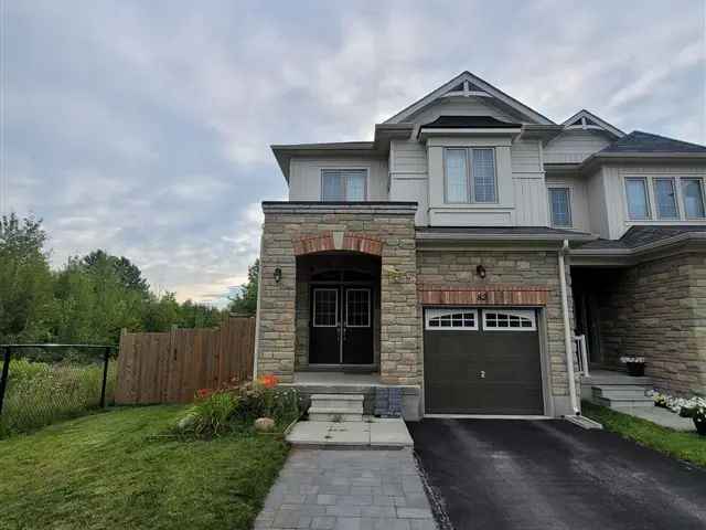 Open Concept Corner Townhouse Near Parks Schools