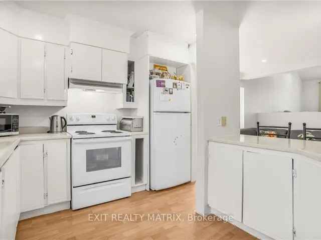 2-Bed 2-Bath Home in Mature Neighbourhood