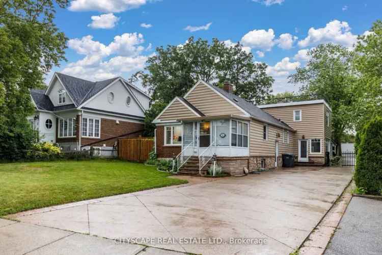 House For Sale in Mississauga, Ontario