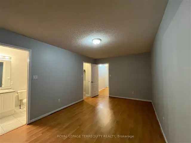 Spacious 3-Bedroom Condo Townhouse Near Subway