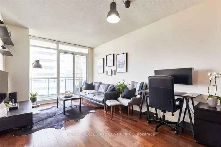 Elevated Rent Condo in Mississauga with City Skyline Views