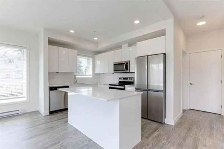 Condo For Sale in Chilliwack, British Columbia