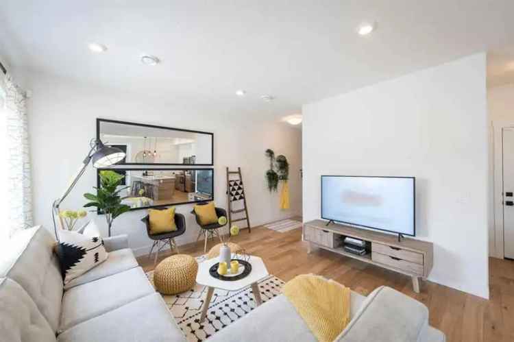 Buy Townhome in Calgary Complete with Furnishings and Modern Features