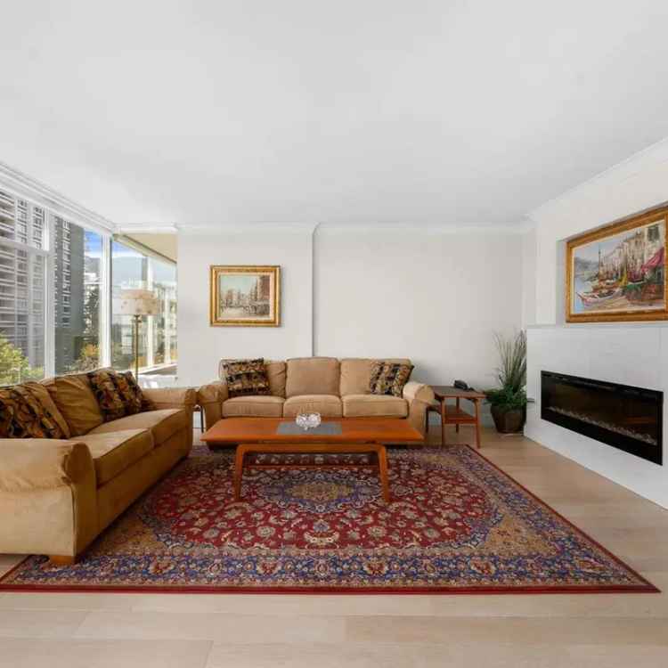 Spectacular Water View Condo 2 Bed 1 Bath Ambleside
