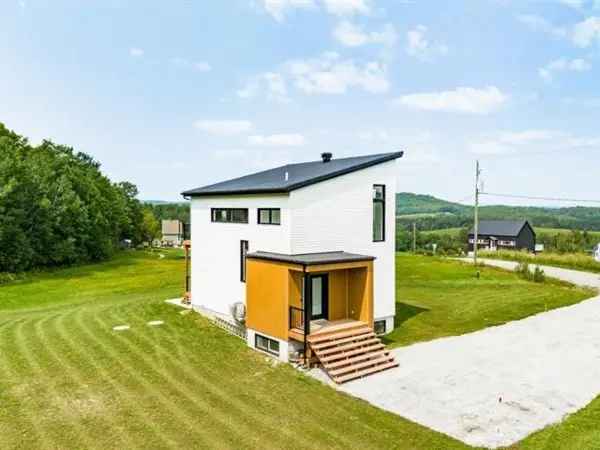 Lakefront Contemporary Cottage 2 Bedrooms