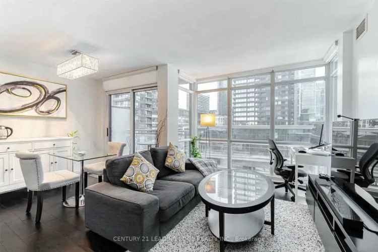 Bright 2-Bedroom Corner Unit Downtown Toronto