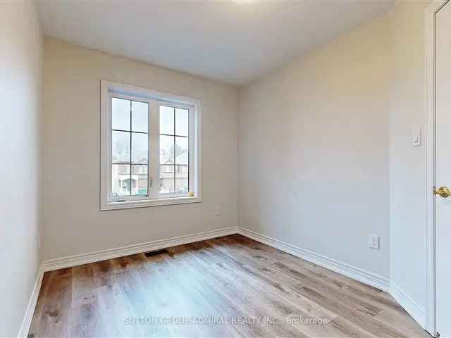 Townhouse For Sale in Essa, Ontario