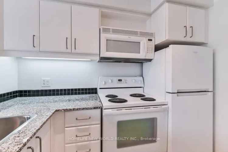 Bachelor Apartment Near Yonge Sheppard