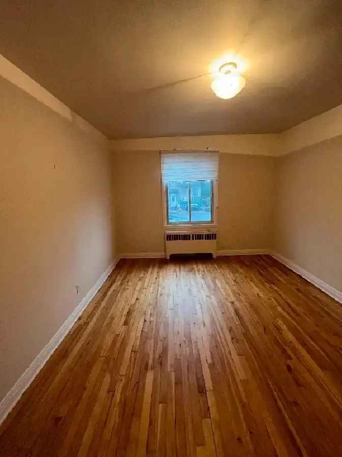 51/2. Apartment for rent in NDG.