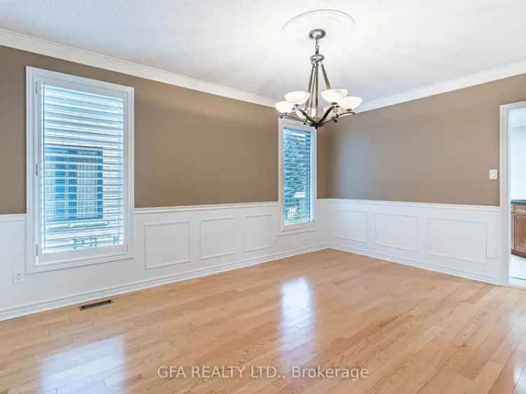 House For Sale in The Links Drive, Oakville, Ontario