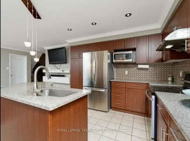 House For Sale in Mississauga, Ontario