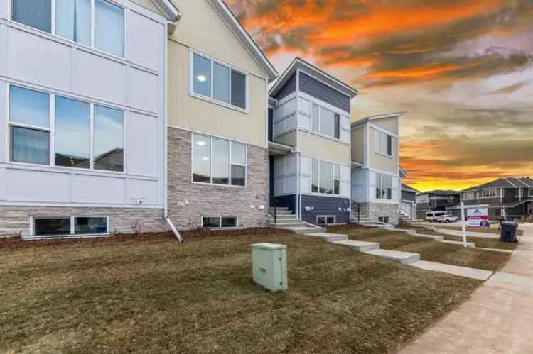 Townhouse For Rent in Chestermere, Alberta