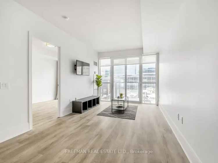 Rent Stylish 2 Bedroom Condominium in King West with Modern Amenities