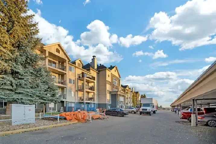 Stunning 2 Bed 2 Bath Condo in NE YEG! Walk to the river!