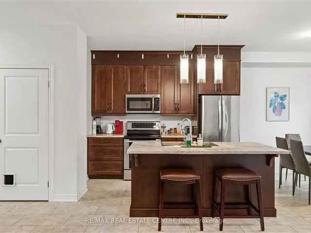 3 Bedroom 3 Washroom Freehold Townhouse Near Niagara College and Brock University