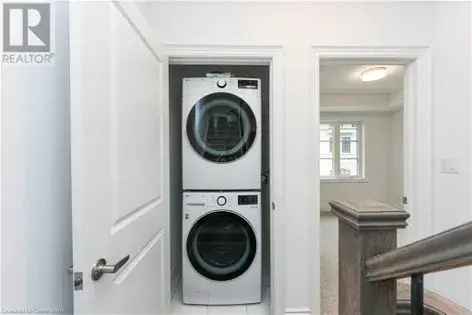 3 Bedroom Townhome in Streetsville Mississauga