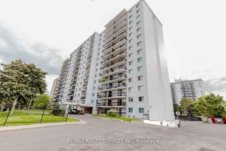 Condo For Sale in 1100, Caven Street, Mississauga, Ontario