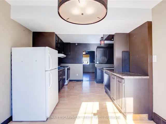 House For Sale in Hagersville, Ontario