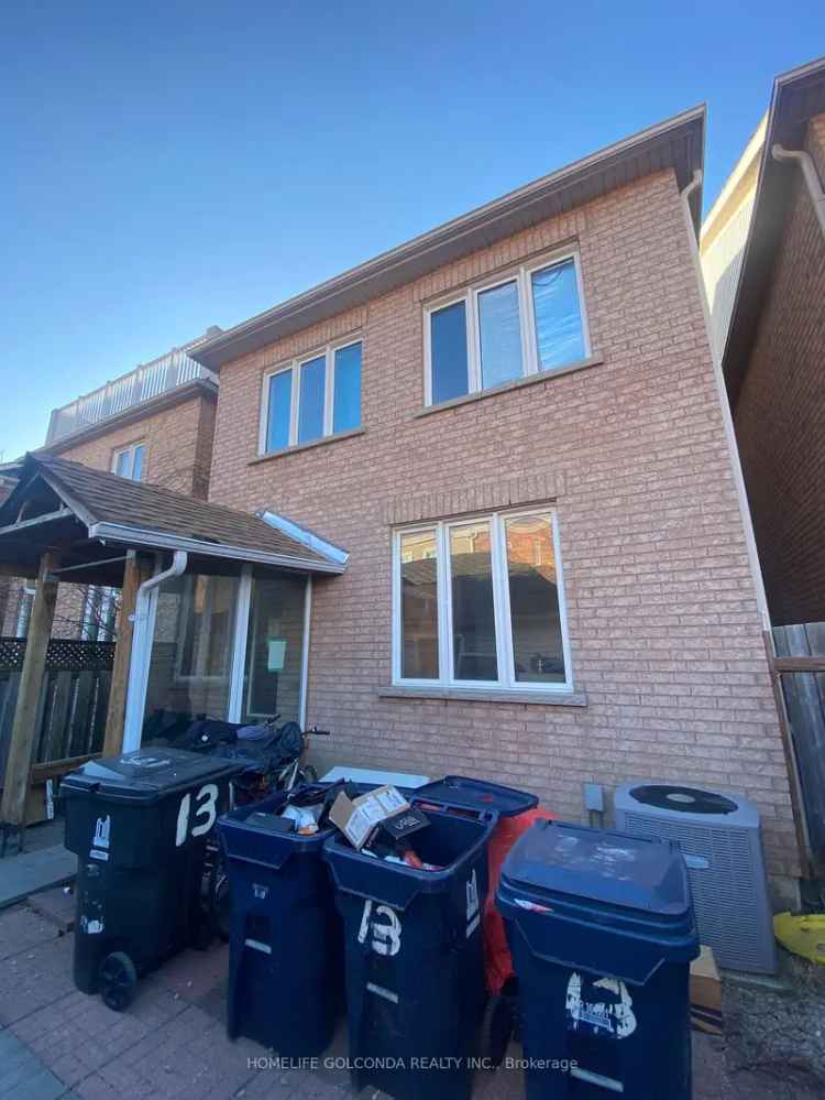 House For Sale in Toronto, Ontario