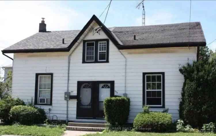 House For Sale in Cobourg, Ontario