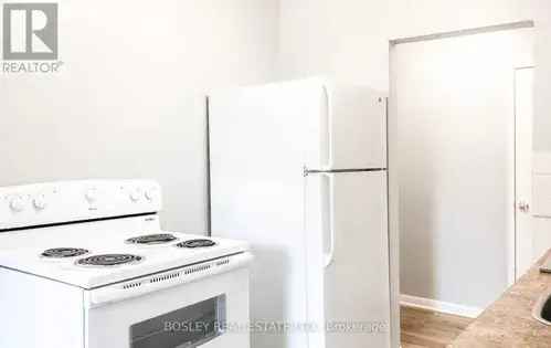 2 Bedroom Renovated Apartment in Toronto