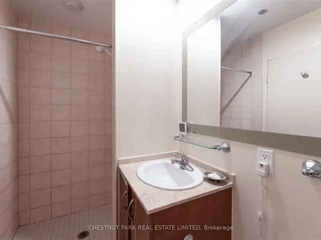 King West Studio Suite - Furnished - Gym - Sauna - 24 Hour Security