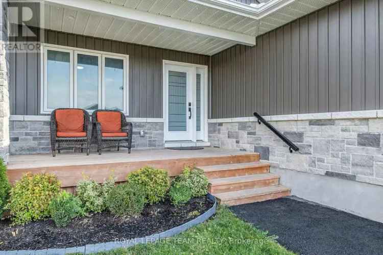 4 Bedroom 2 Bath Bungalow in Winchester - Modern Kitchen Granite Countertops