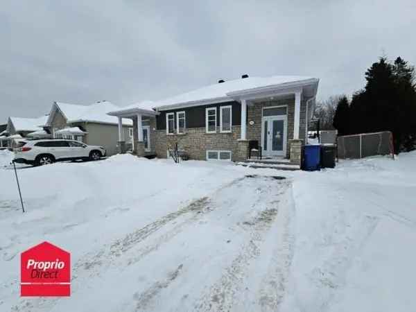 Semi-Detached Bungalow for Sale 3 Beds 2 Baths