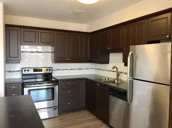 Apartment For Rent in 100, Bay Street South, Hamilton, Ontario