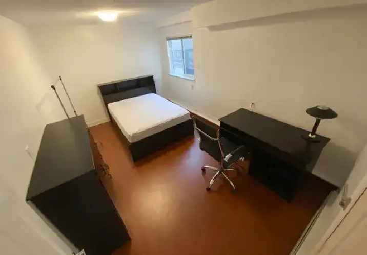 Private Furnished Room for Rent @ Central Vancouver - Main St