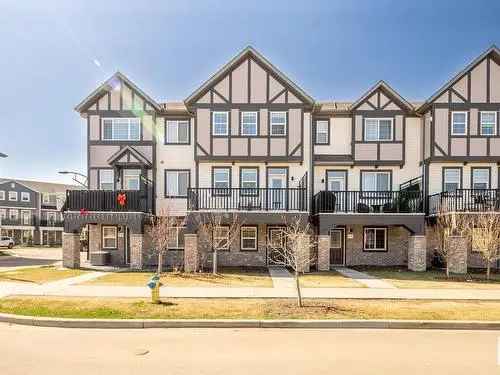 Spacious 3 Bed Townhouse in Edmonton - Family Friendly Community